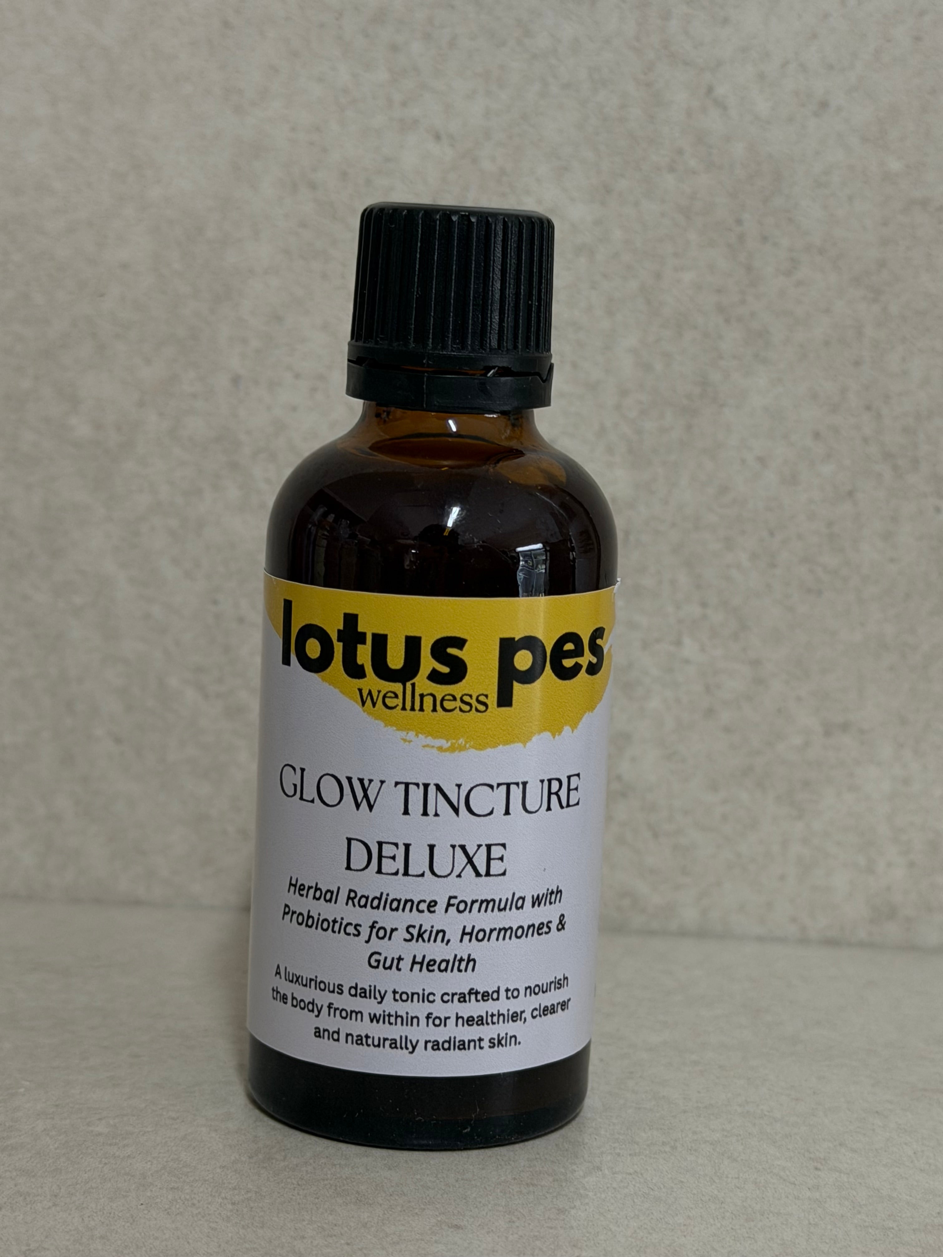 GLOW TINCTURE DELUXE
• Herbal Radiance Formula with Probiotics for Skin, Hormones & Gut Health