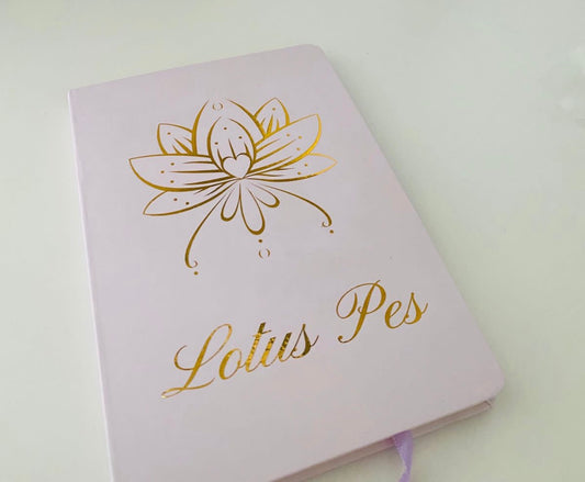 Lotus Pēs Notebook